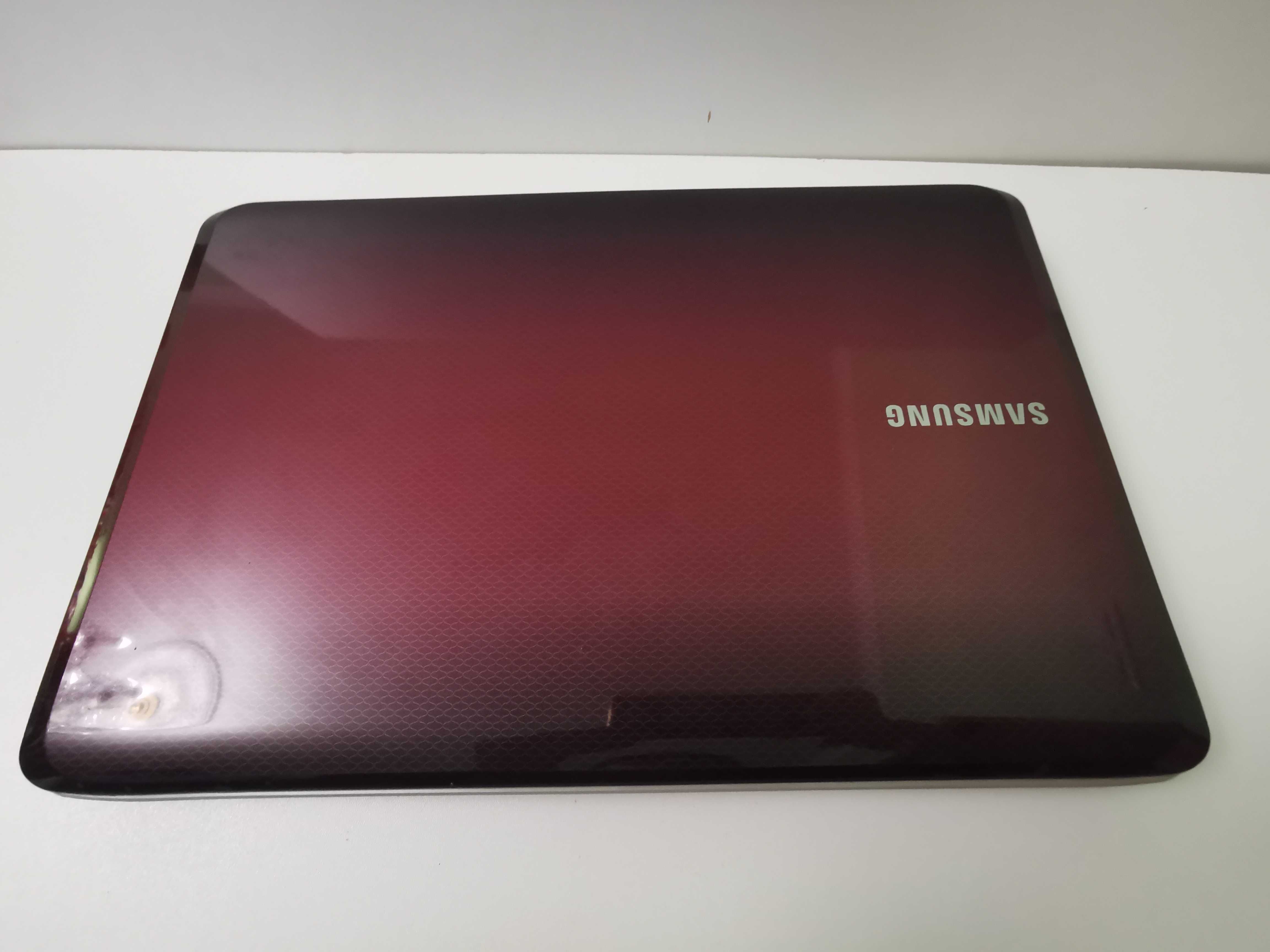 Ноутбук Samsung R530 Intel T8300 2.4 ГГц/8гб/ SSD 128 гб/HDD 320гб