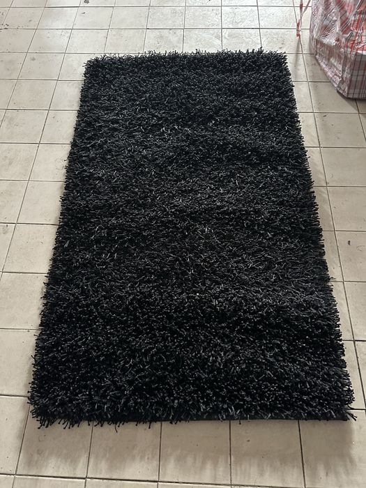 Tapete alcatifa preta