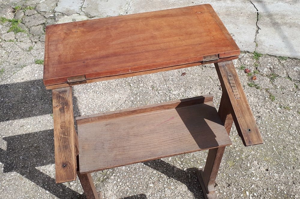 Secretária Individual de Escola Primária Antiga