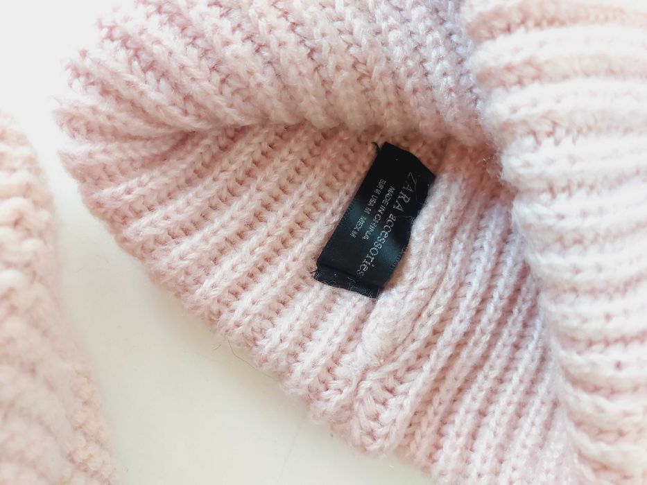 Шапка  ZARA на  об"ем  голови 52-56