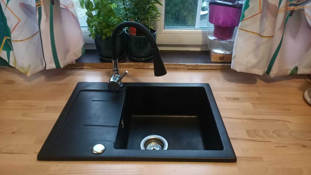 Piękna, nowoczesna kuchnia, dębowe blaty- jak nowa!