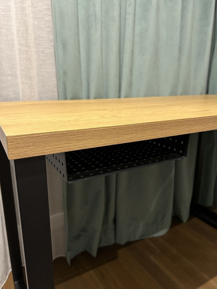 Stół 55x110 kolor dębu/czarny Jysk