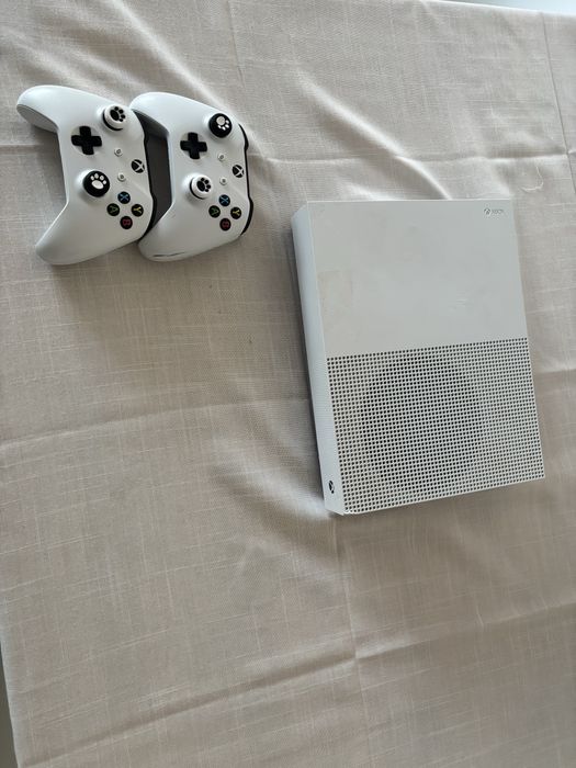 Xboxe one s all digital edition