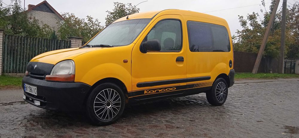 Мінівен Renault Kangoo Пасажир 2000 року. 1,9D Простий дизель