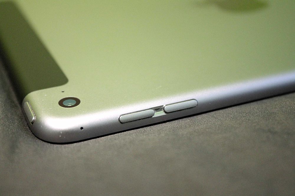 Планшет Apple iPad mini 4 - 32GB - 4G sim!