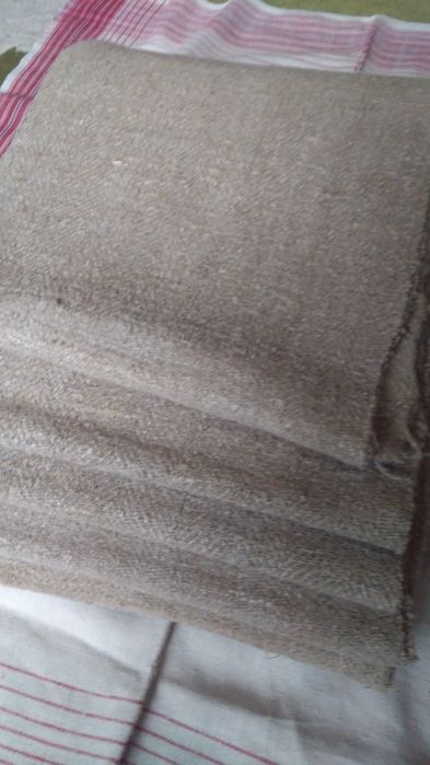 Нитки з 100%льону ,та тонкоруне ляне полотно.