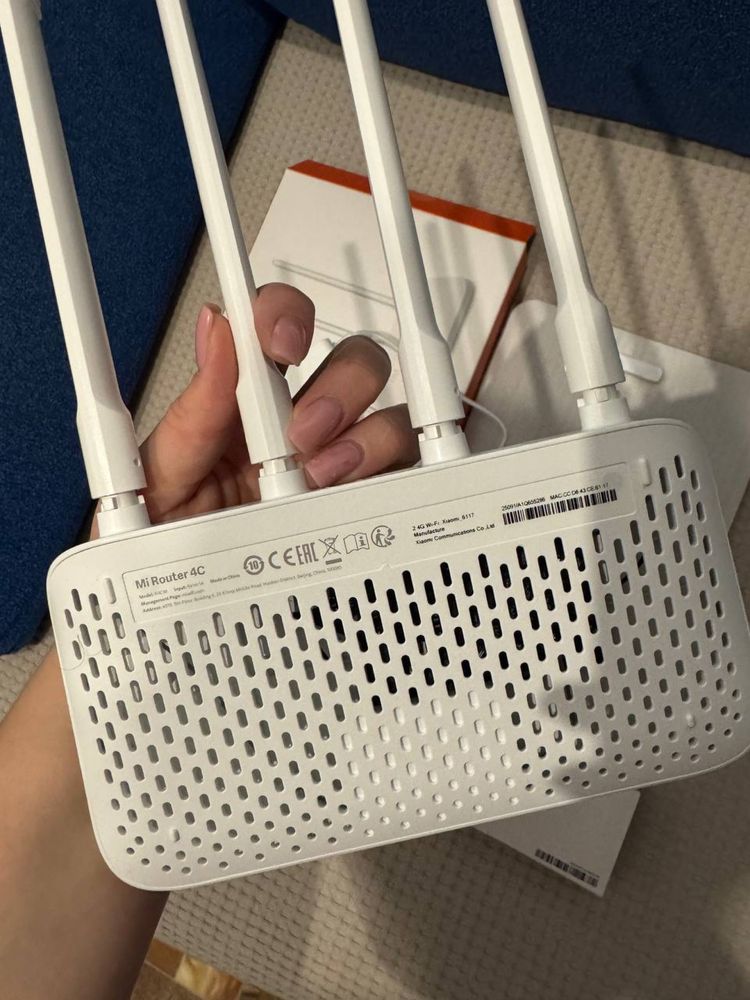 Продам роутер Mi Router 4C