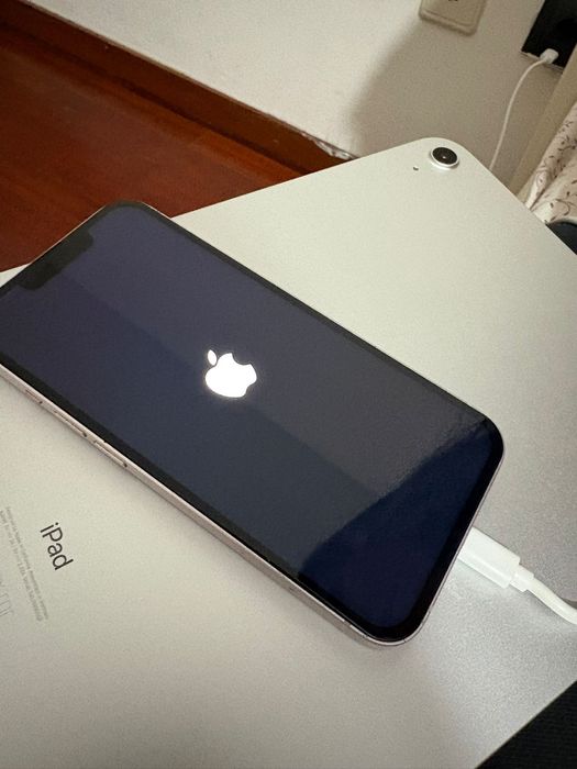 iPhone 13 peças em bom estado
