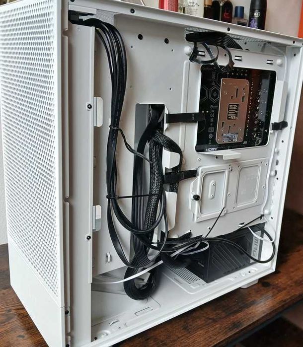 Komputer gamingowy RTX 5070 Ti, Ryzen 7, 32GB DDR5, 2TB SSD, nowy