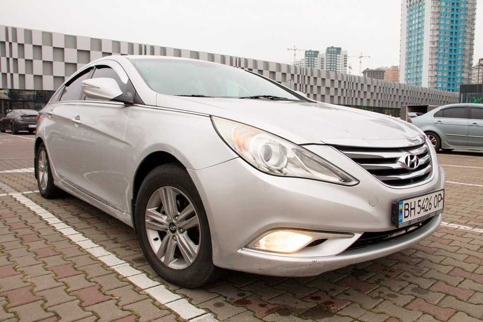Hyundai Sonata yf  2013 ГАЗ по технике все работает без вопросов. торг