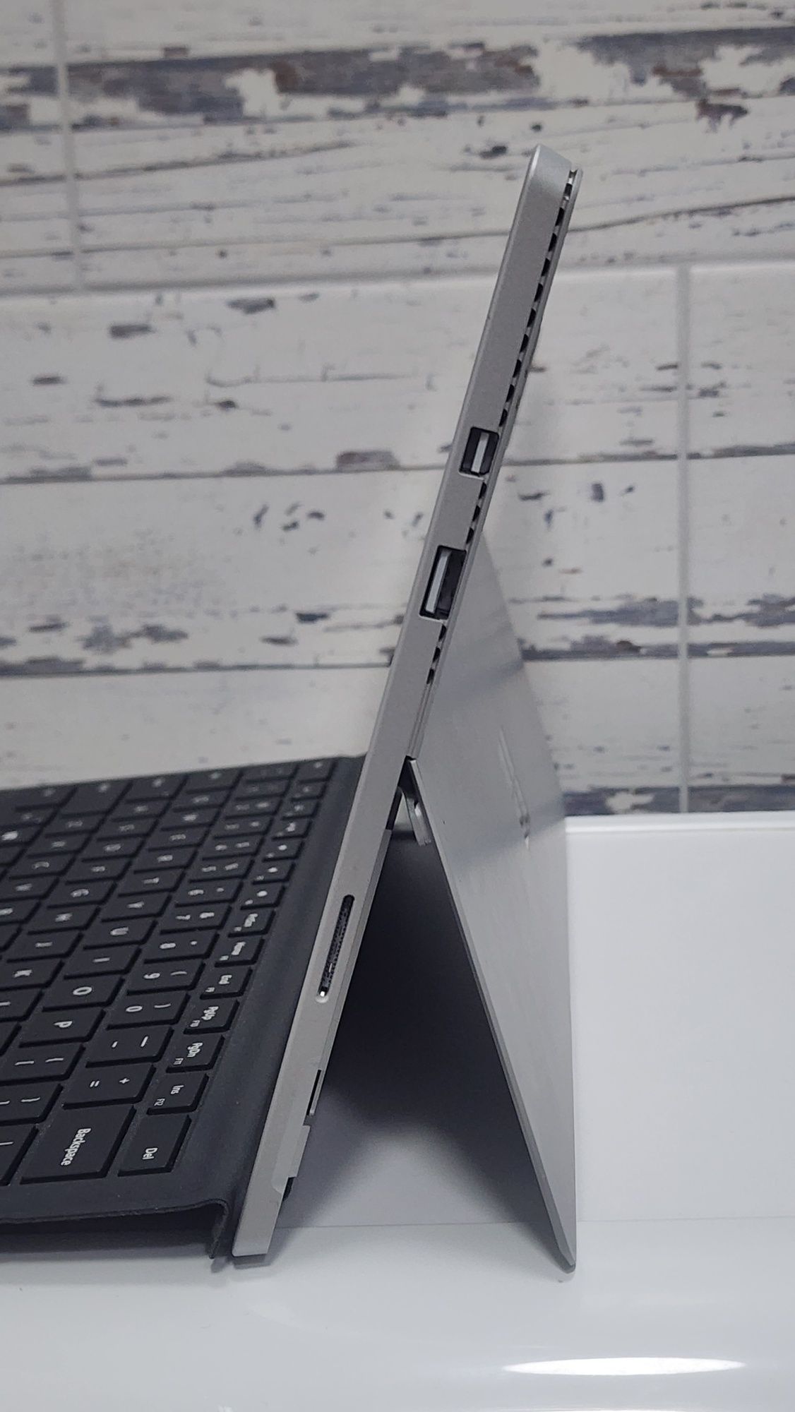 Ноутбук-планшет Microsoft Surface Pro 4