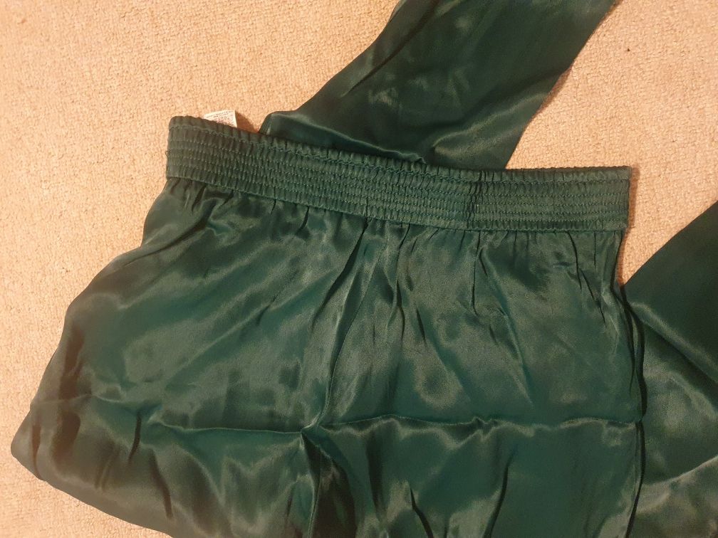 Zara zielone spodnie satynowe S