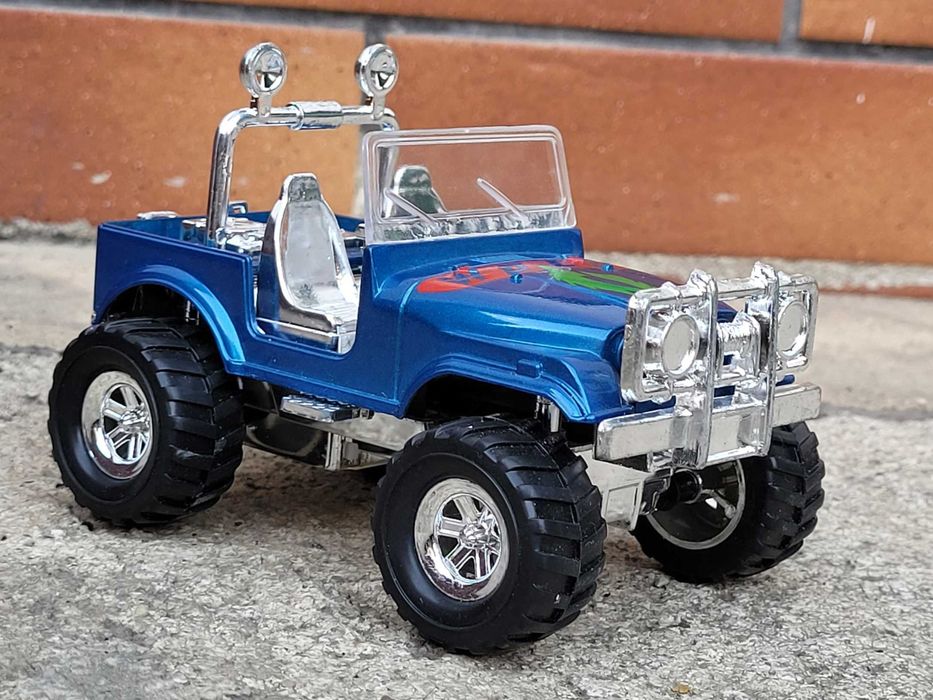 Kolekcja modeli Amerykański Pickup Jeep Wrangler  1:21 1:34