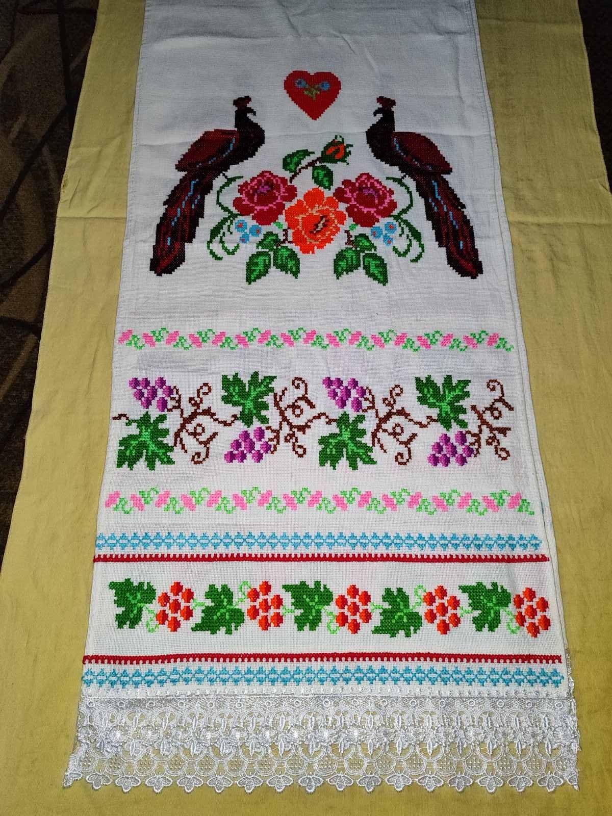 Рушник вишитий крестиком