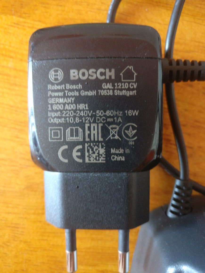 Tenho aparafusadora e carregador  de Bosch  12v