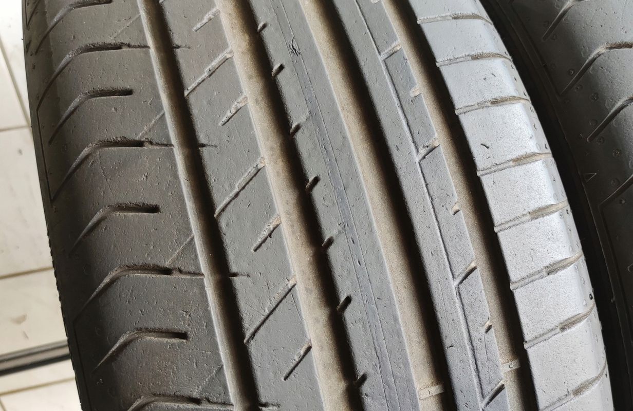 2x 235/45r18 Dunlop Sport 98y 2022r 6,27mm C/A/70dB
