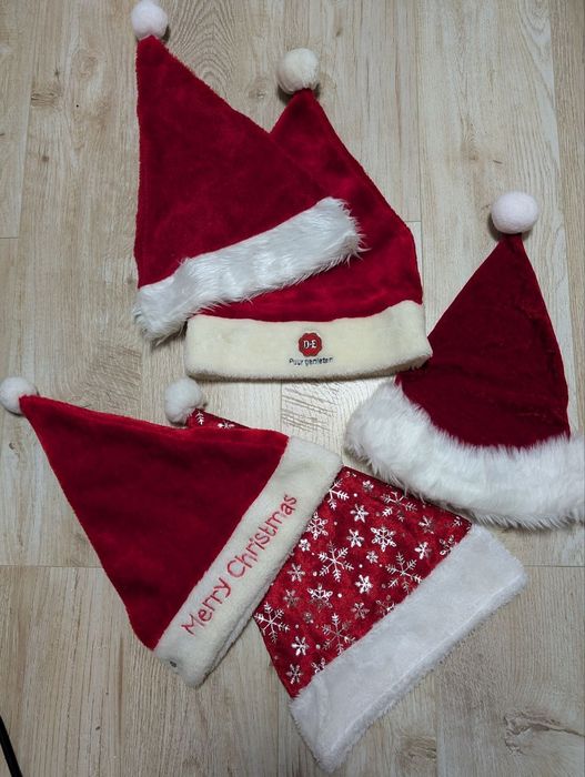 Новорічні шапки Санта Клаус