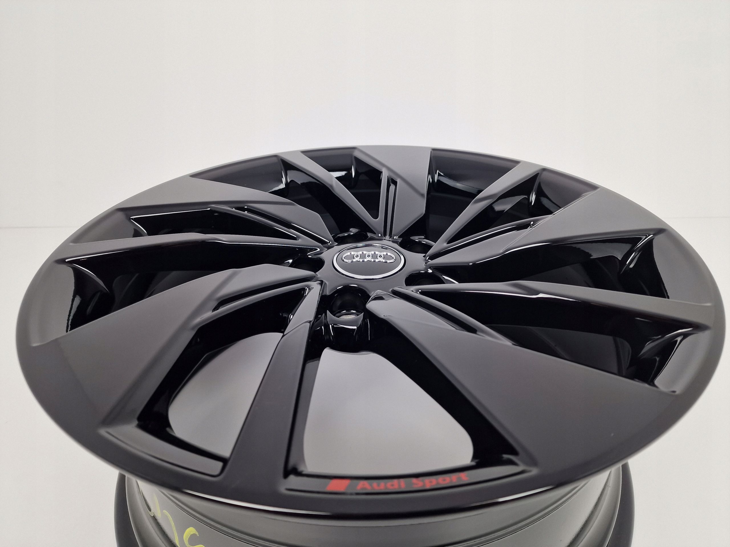 Oryginalne Felgi Audi 18 S3 A3 A4 A6 A8 Q2 Q3 TT