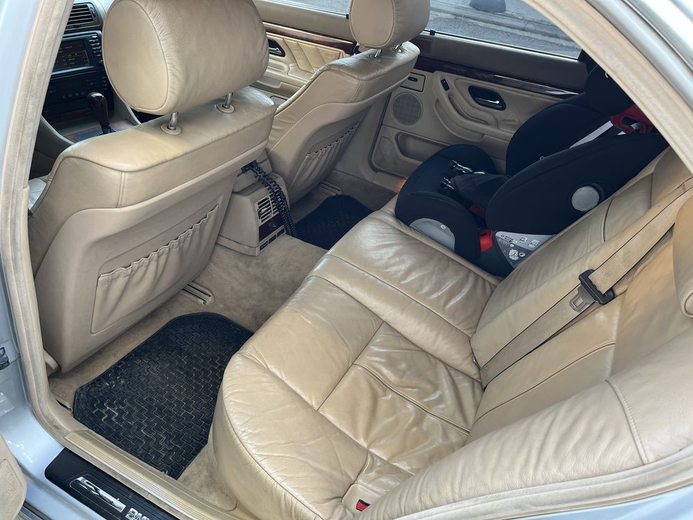 BMW E38 2000р 3.0 дизель