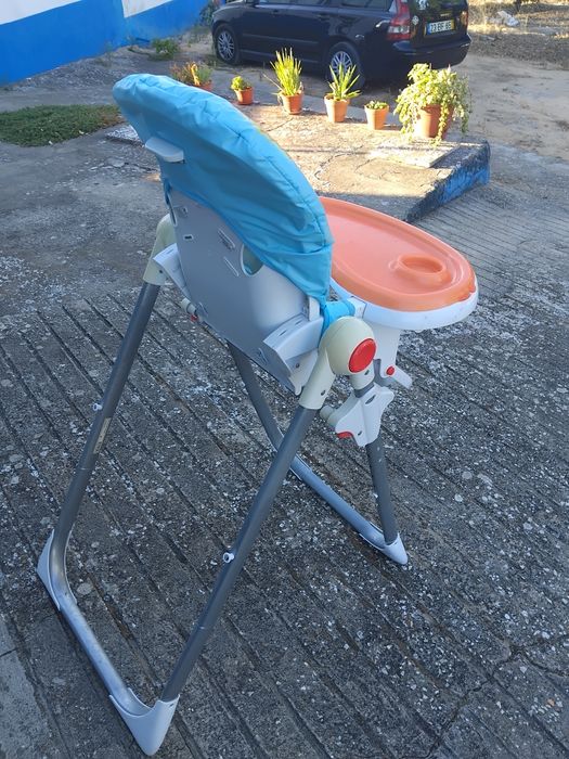 Cadeira de refeição para bebé