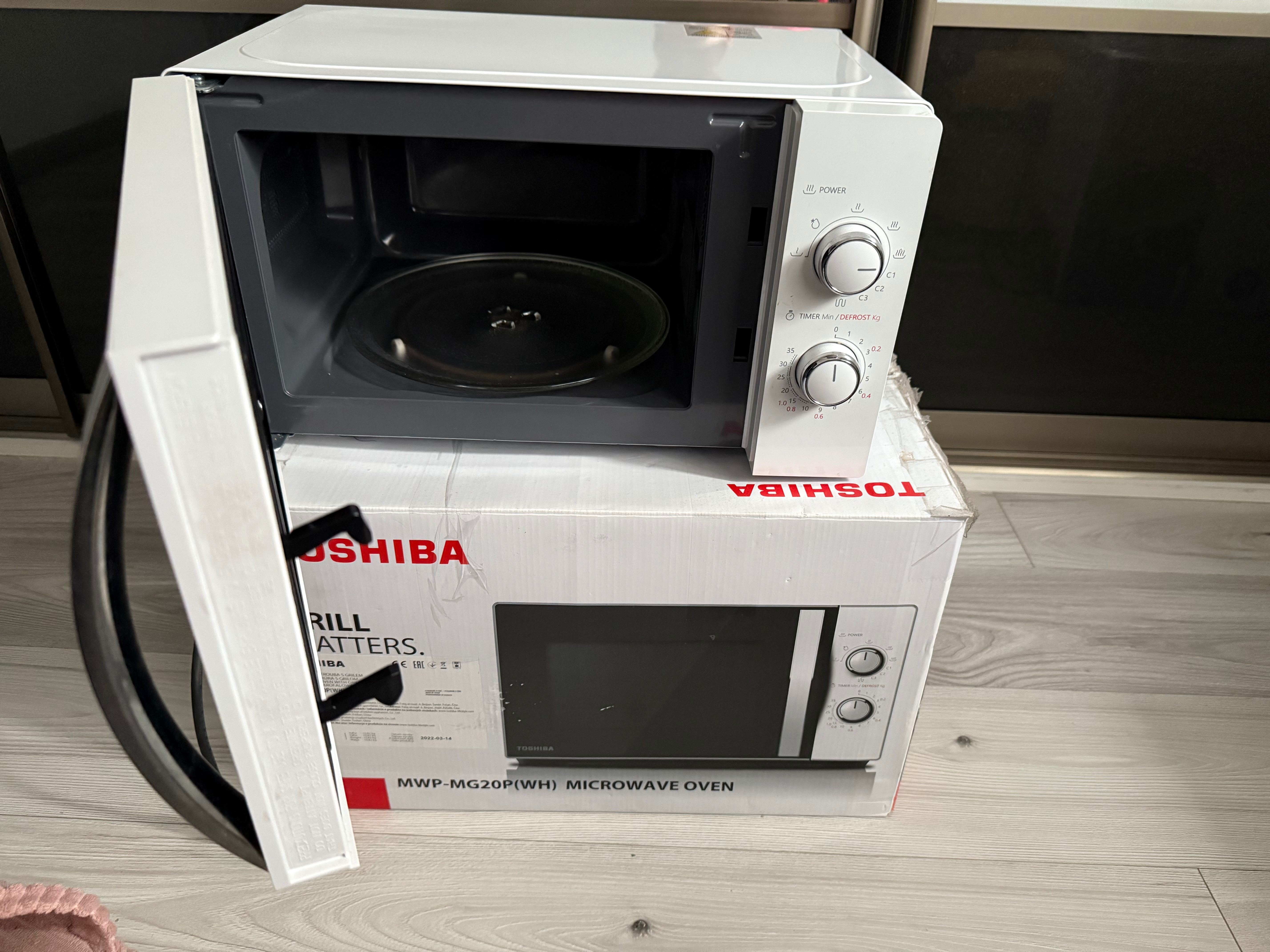 Mikrofalówka z grillem TOSHIBA MWP-MG20P |700W| biała
