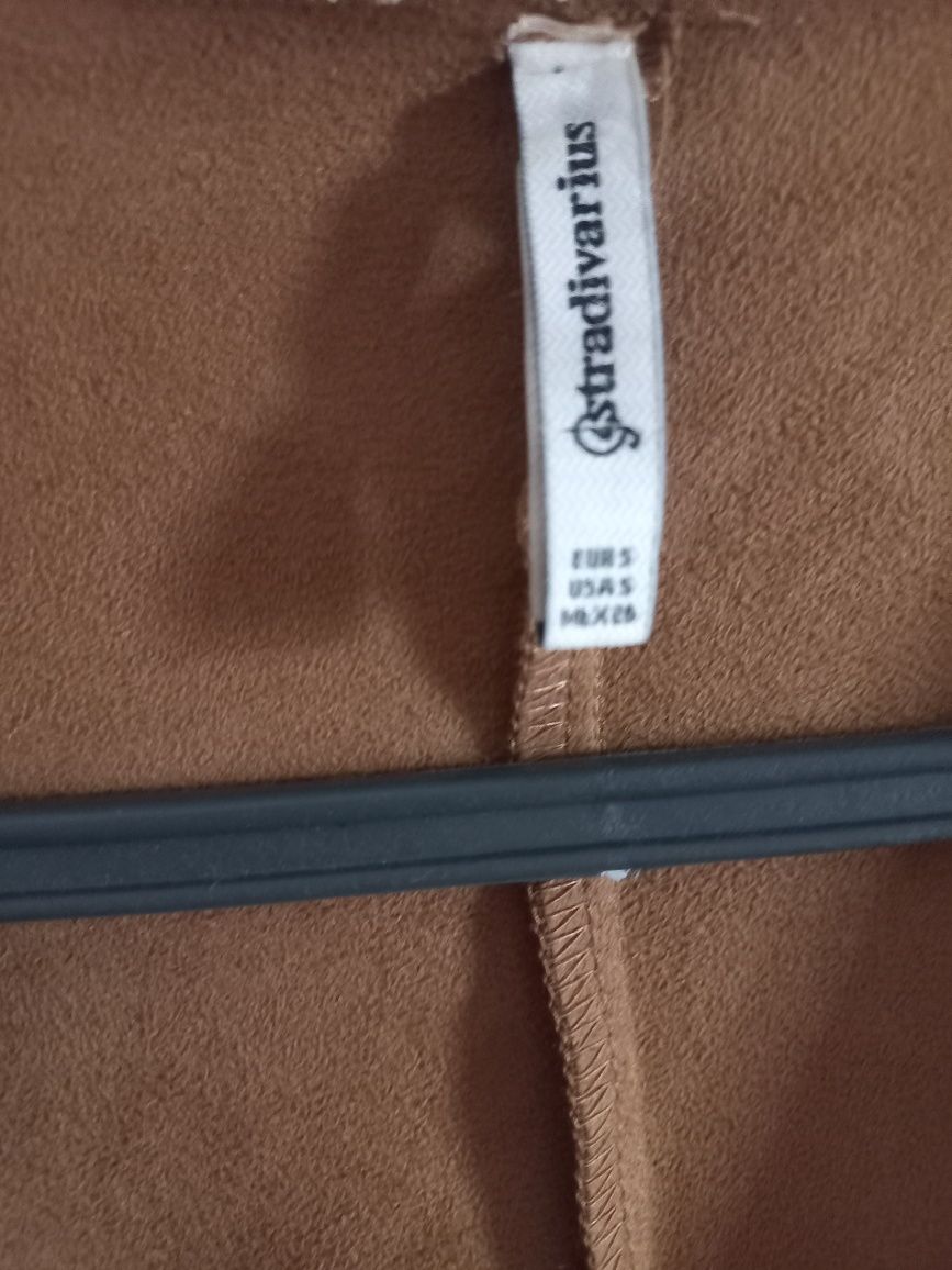 Casaquinho ,meia estação, da STRADIVARIUS   IMPECÁVEL