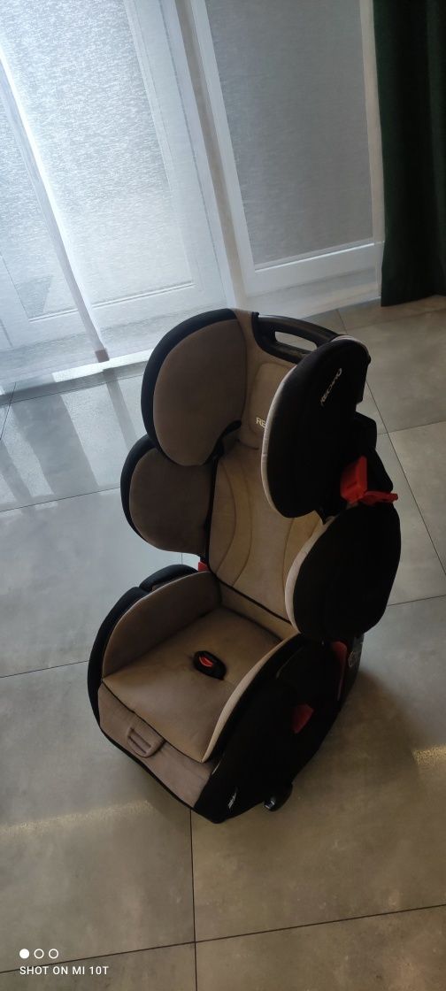 Sprzedam fotelik samochodowy Recaro stan bdb