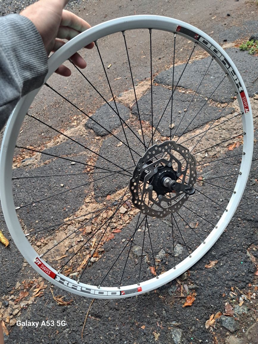 Передне колесо 26 DT SWISS xr400 втулка  SHIMANO  DEORE  XT
