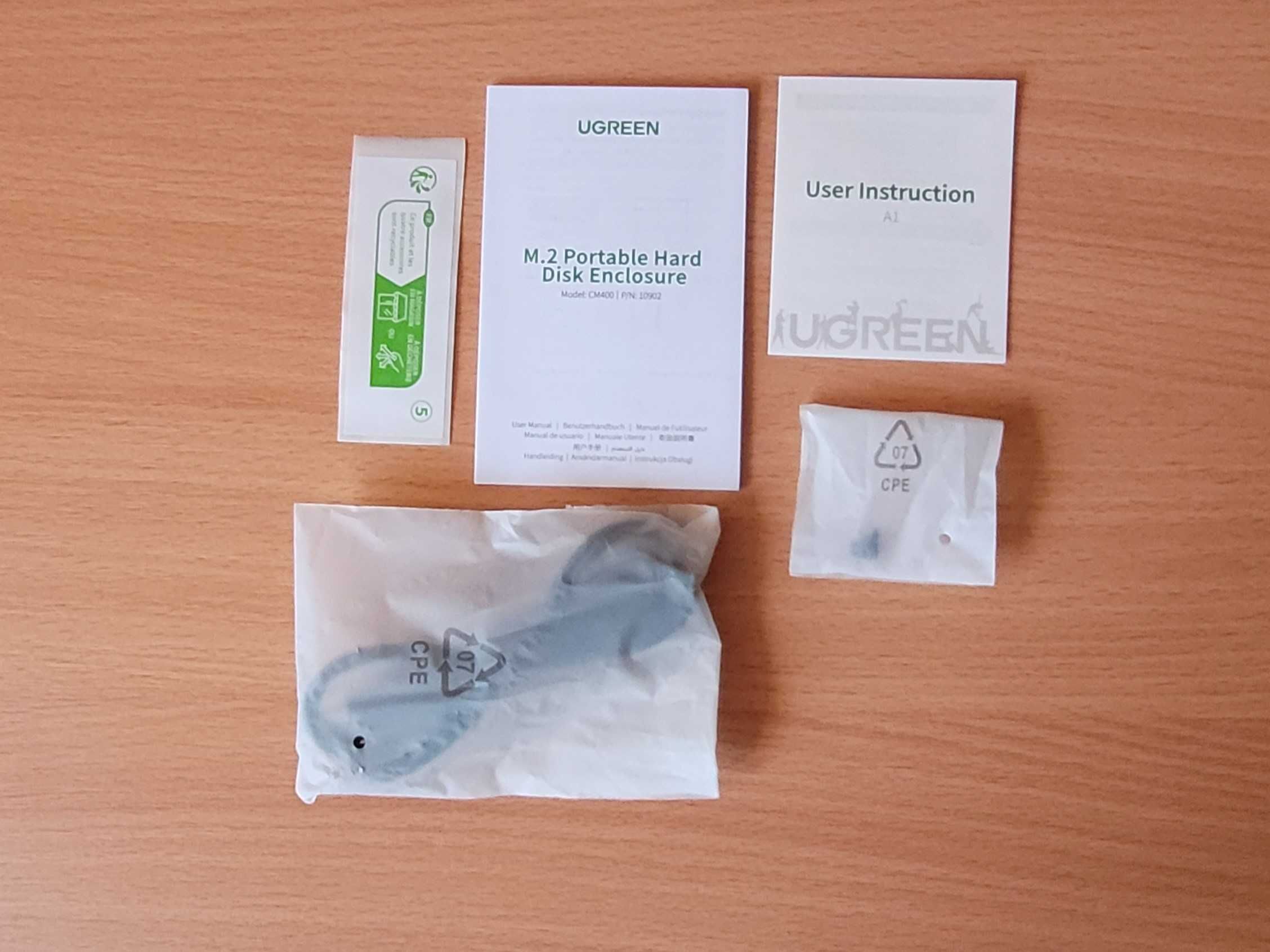 Obudowa dysku SSD M.2 UGREEN CM400, NVMe, SATA, 10Gbps, USB-C (szara)
