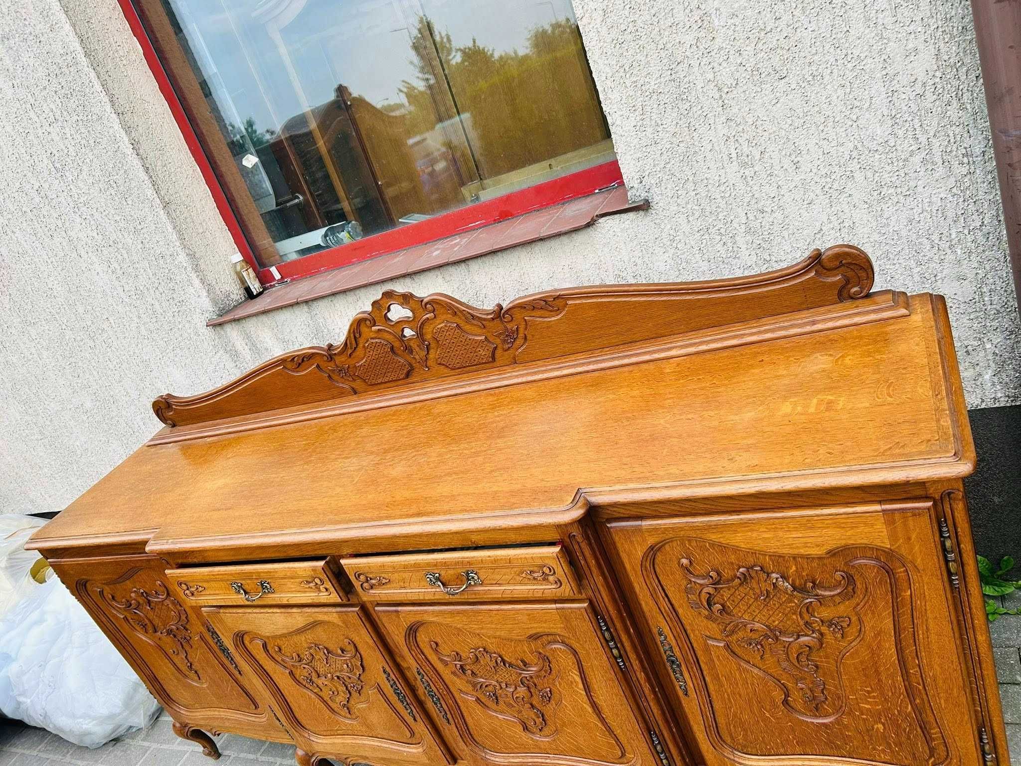 Zestaw mebli do jadalni w stylu ludwikowskim.  Transport cały kraj.