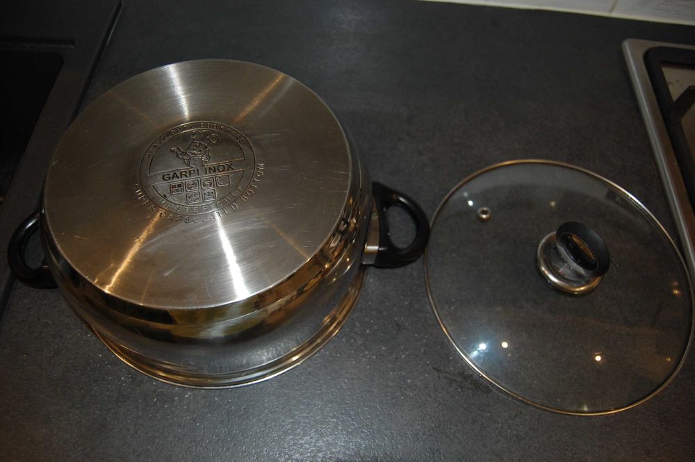 Garnek z pokrywką ze stali nierdzewnej - poj. 5 l