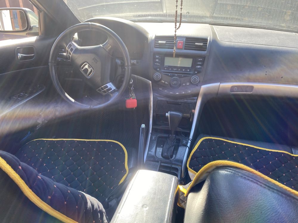 Honda  Accord  7.  2.4