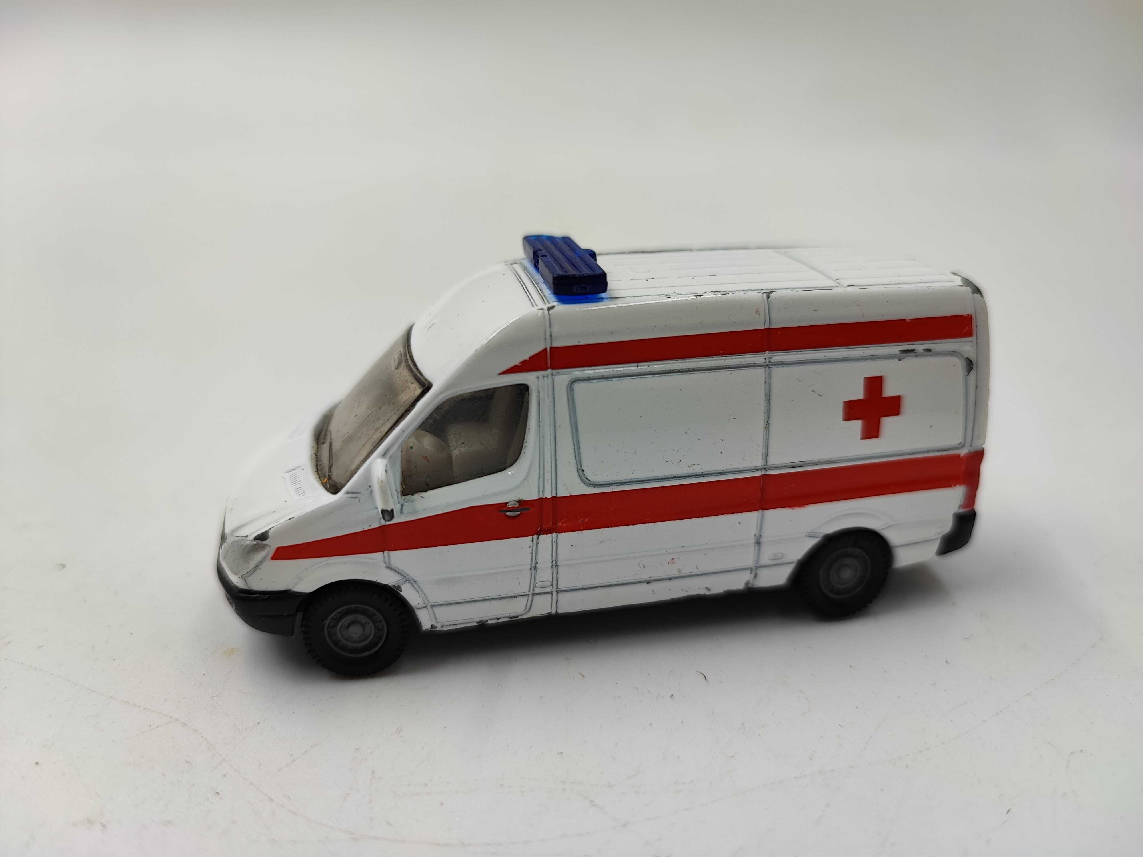 Siku Bus Karetka Ambulans