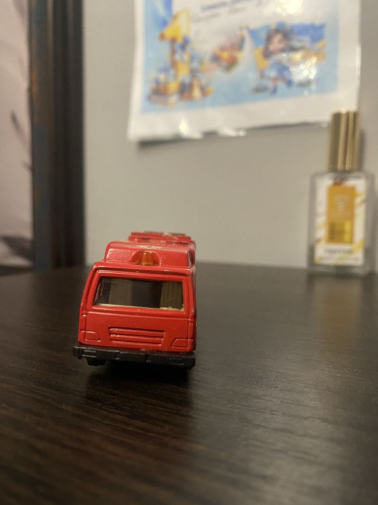 Подежна Машинка