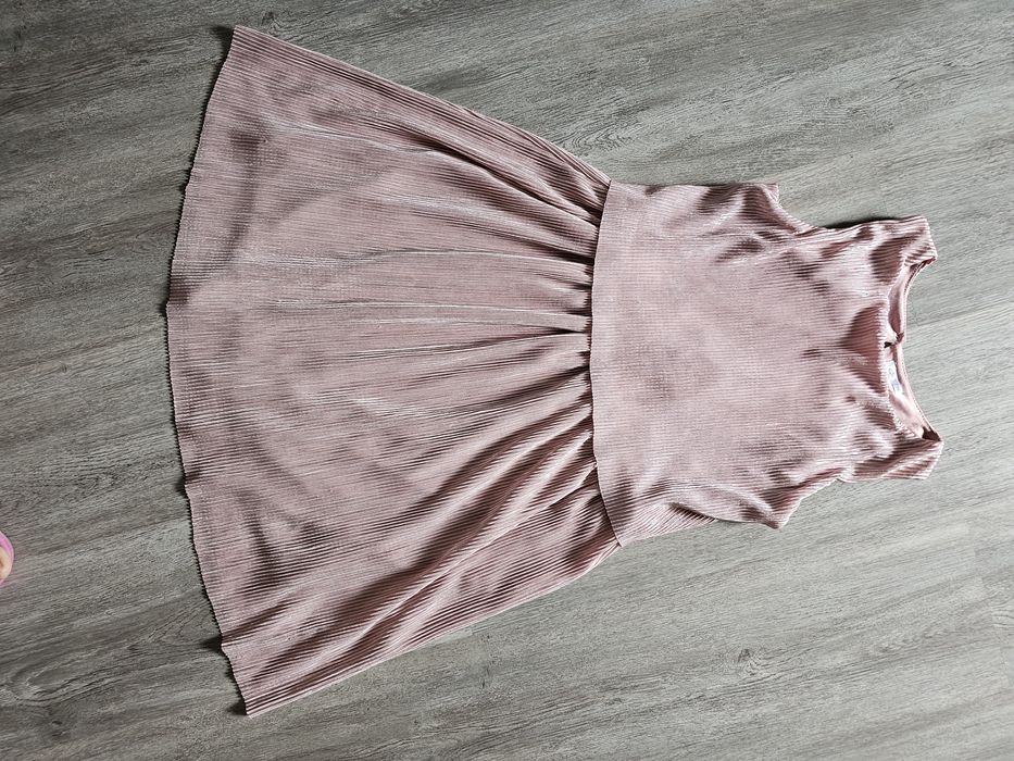 Błyszcząca sukienka