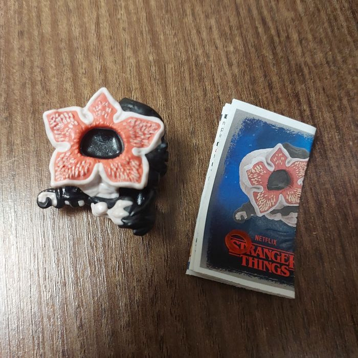 демогоргон kinder joy stranger things