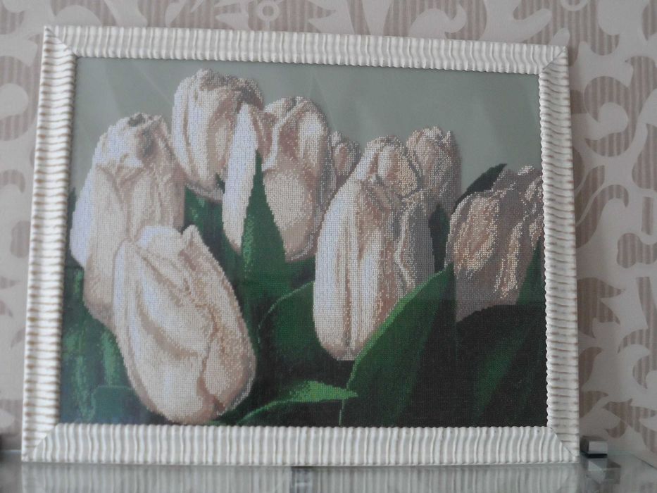 Картина вышитая бисером-ручная работа-для ценителя данного вида исскус