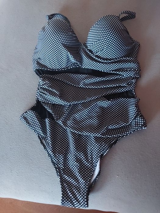 Strój kąpielowy wyszczuplajacy 54 piękny