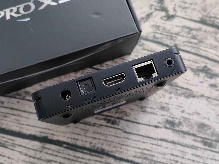 Смарт ТВ приставка X88 Pro X5M 4/32 Гб Android 14, smart tv box