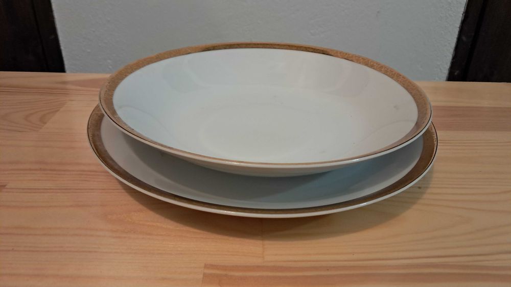 Serwis obiadowy z  la 60-tych na 12 osób