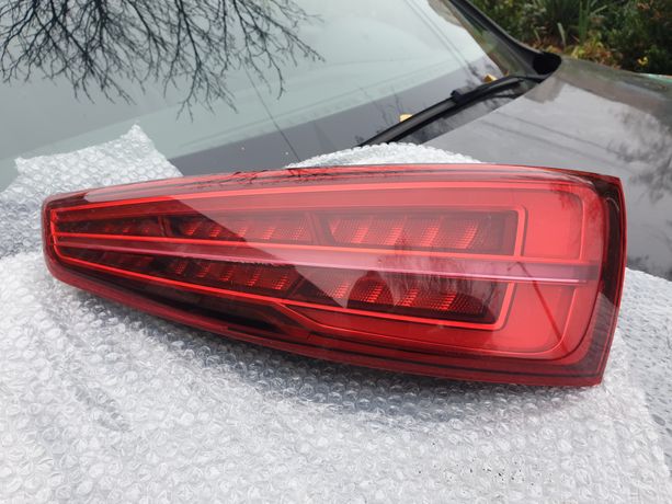 Audi Q3 задний фонарь правий