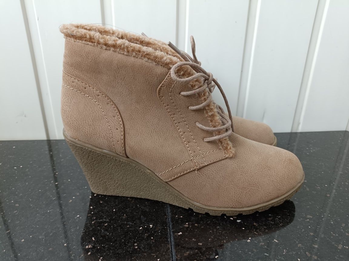 Buty damskie Ocieplane rozmiar 40 Nowe