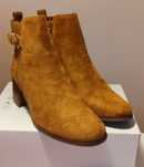 Nowe buty z zamszu w rozm. 39