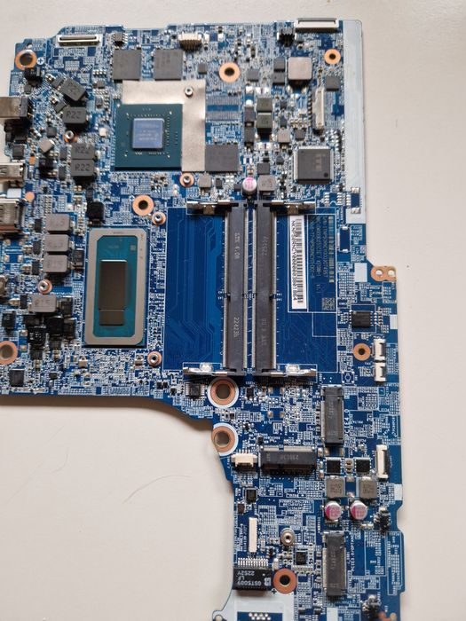 Плата gigabyte g5 i5 12500h rtx4050 Неробоча