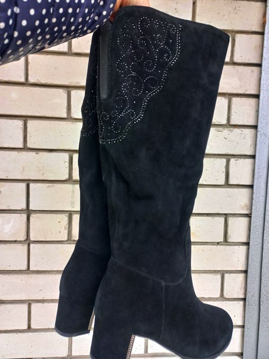 Сапоги женские,  замшевые. Отличное состояние.