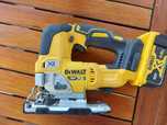 Dewalt wyrzynarka dcs334