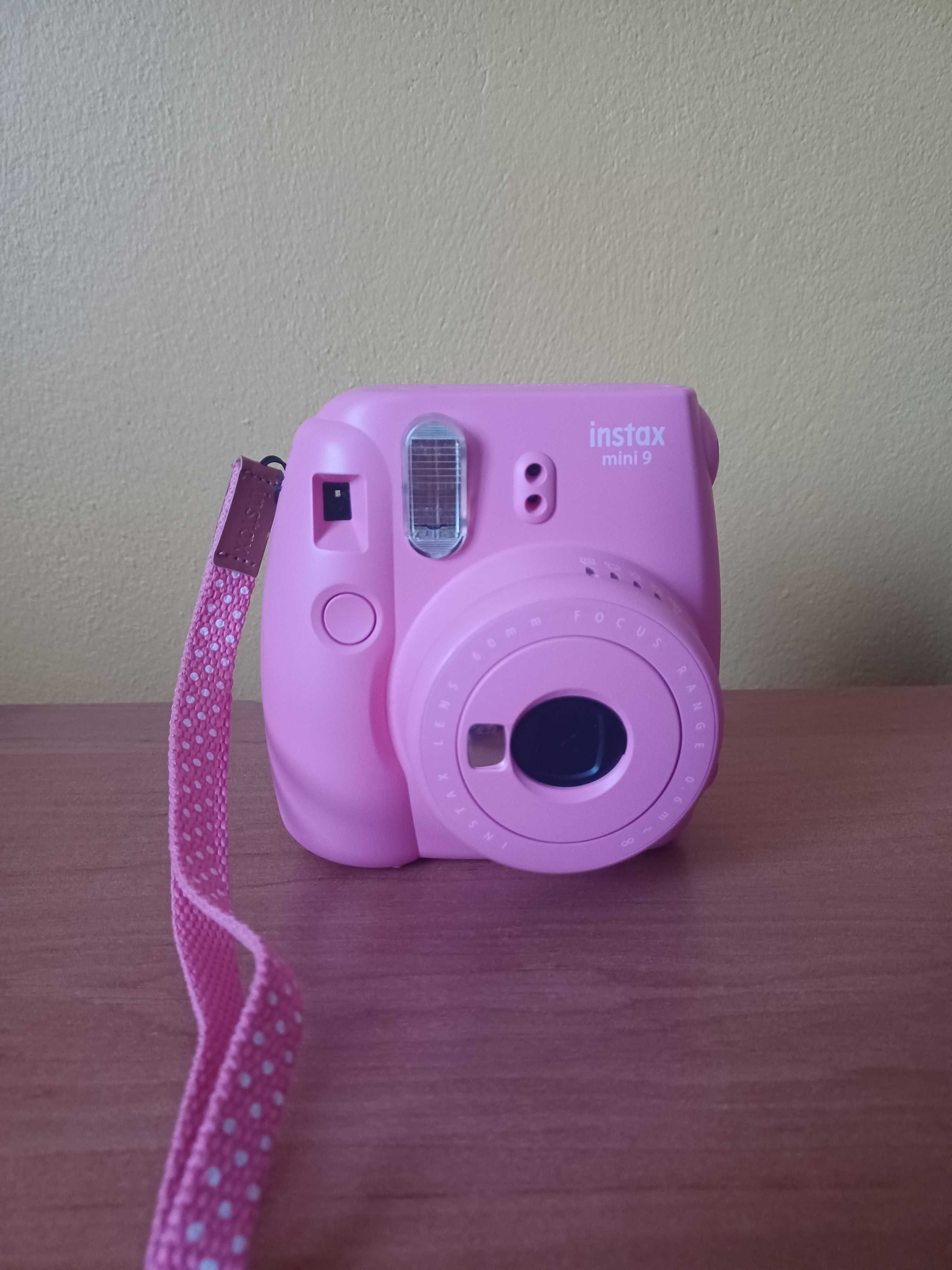 Różowy Instax mini 9