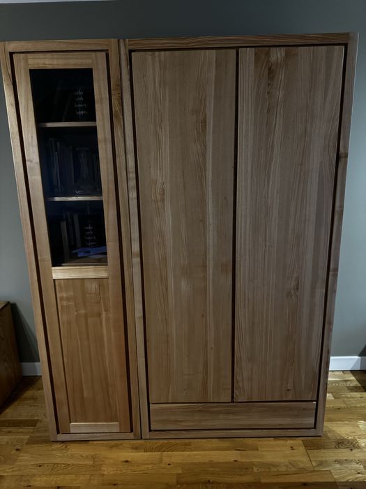 Szafa + witryna z litego jesionu – styl kolonialny – zestaw premium