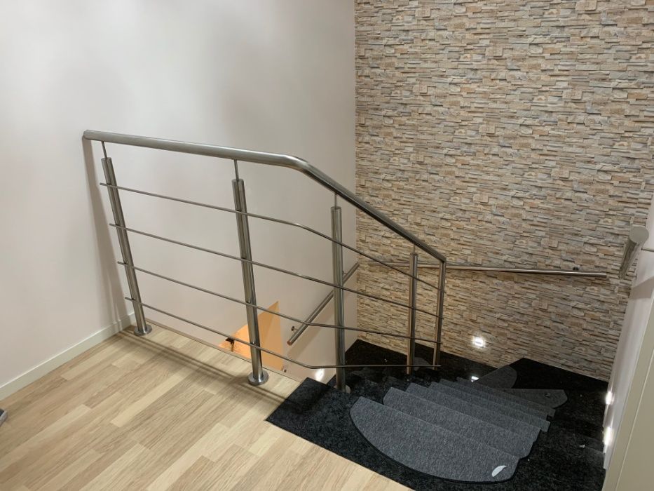 Balustrady balkonowe schodowe najtaniej 50 zł za jeden metr faktura