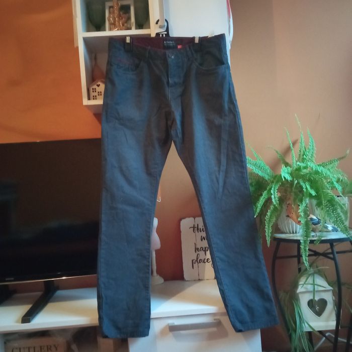 Męskie spodnie Reserved 34